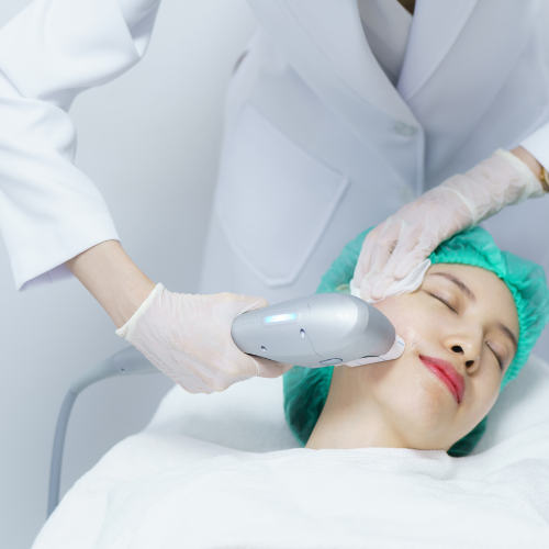 Green Modern and Minimalistic Travel Typography Logo (7)